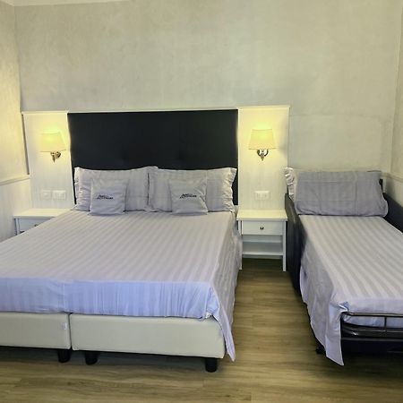 Hotel Lungomare Marina dʼMarina dʼAndora Екстериор снимка